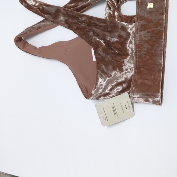 NWT Fabletics Oasis Crushed Velour Twist Sports Bra - Picture 8 of 13